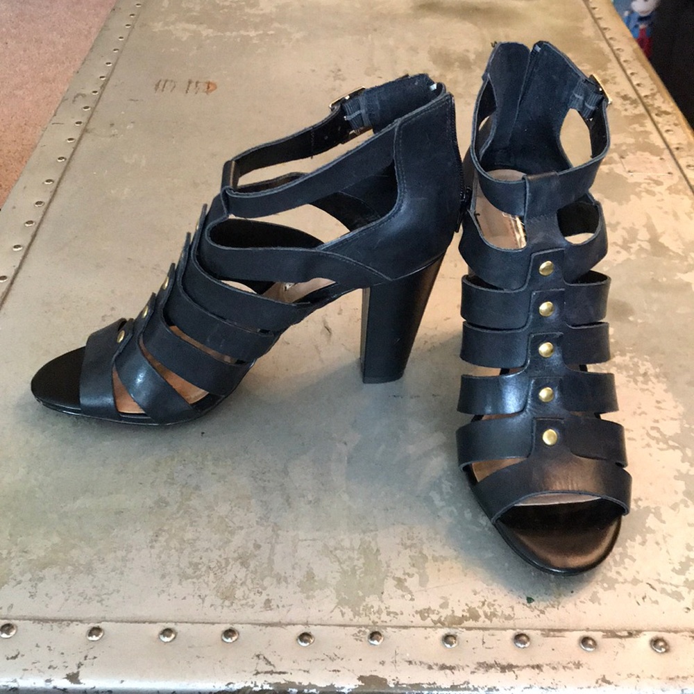 NWOT Audrey Brooke Sandals